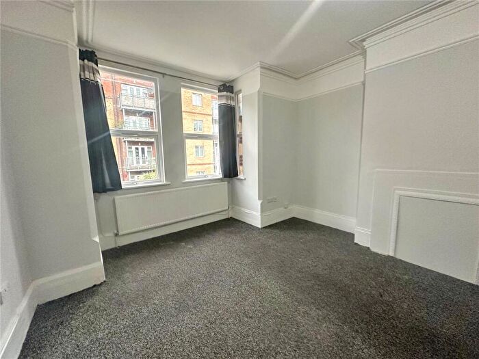 5 Bedroom Semi Detached House To Rent In Wexham Road, Slough, Berkshire, SL1