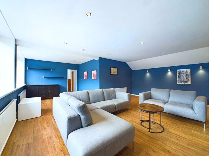 3 Bedroom Flat To Rent In Merchiston Mews, Polwarth, Edinburgh, EH10