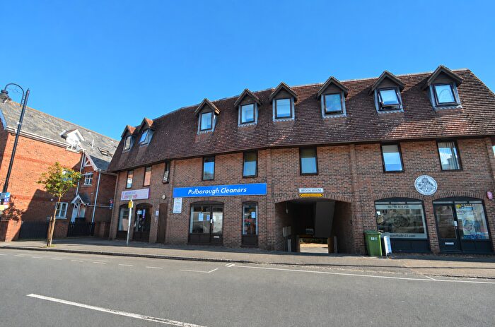 2 Bedroom Flat To Rent In Lower Street, Pulborough, RH20
