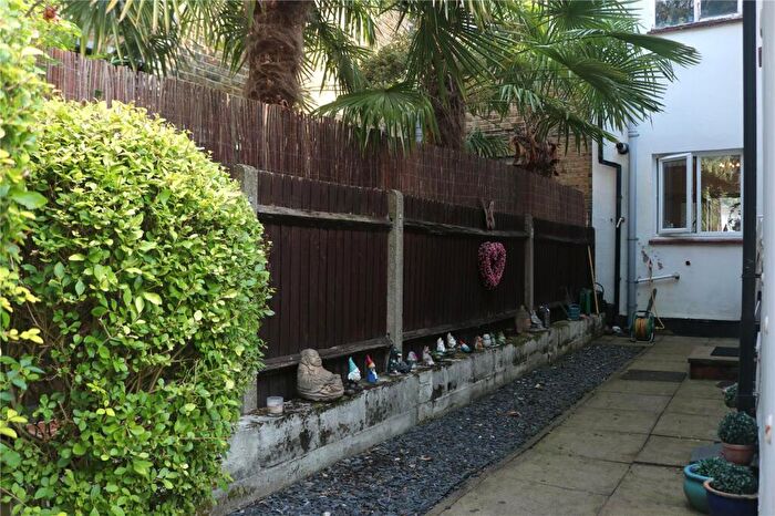 2 Bedroom Apartment For Sale In St. Andrews Road, Enfield, Middlesex, EN1