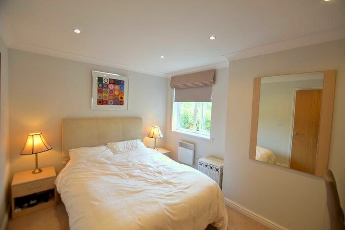 1 Bedroom Apartment To Rent In Wentworth Place, GU15