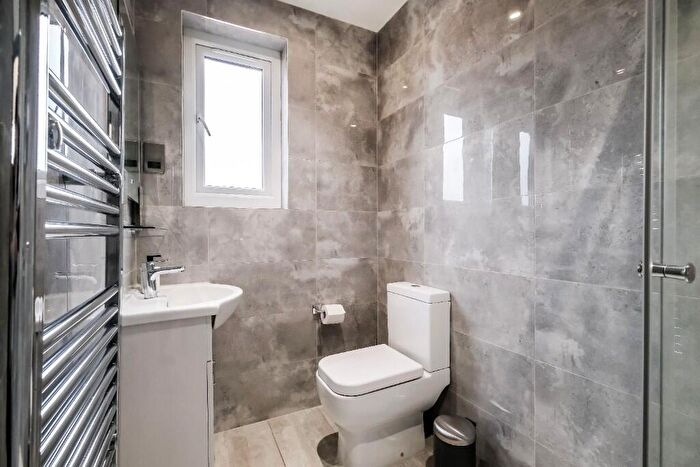 1 Bedroom Flat To Rent In St. Barnabas Road, Woodford Green, Essex, IG8