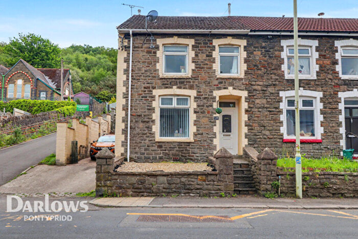 3 Bedroom End Of Terrace House For Sale In Pontshonnorton Road, Pontypridd, CF37