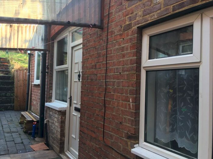 1 Bedroom Studio To Rent In Russell Rise, Luton, Bedfordshire, LU1