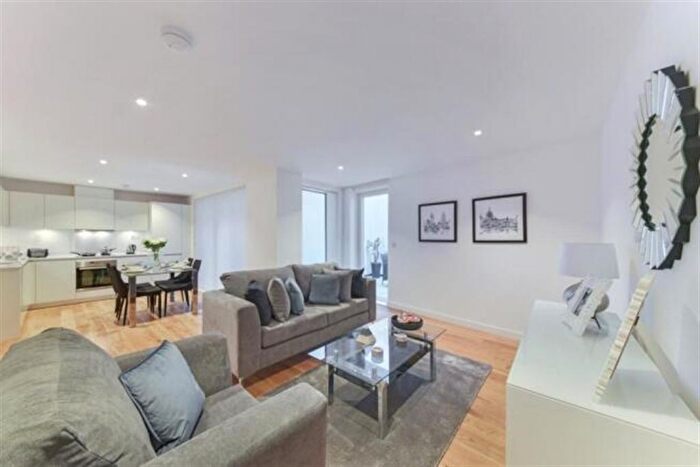 3 Bedroom Flat To Rent In Hand Axe Yard, Kings Cross, Camden, London, WC1X