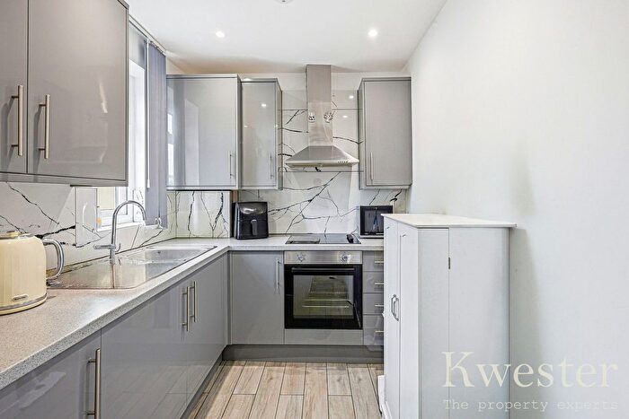 3 Bedroom Maisonette To Rent In Rayleigh Road, Leigh-On-Sea, SS9