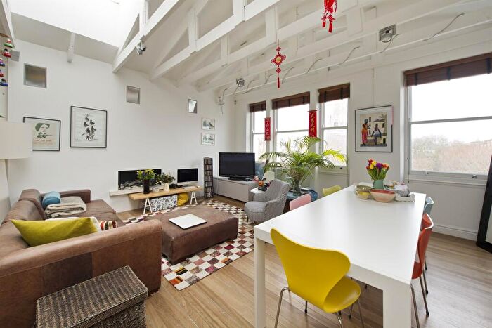 2 Bedroom Flat To Rent In Redcliffe Square, London, SW10