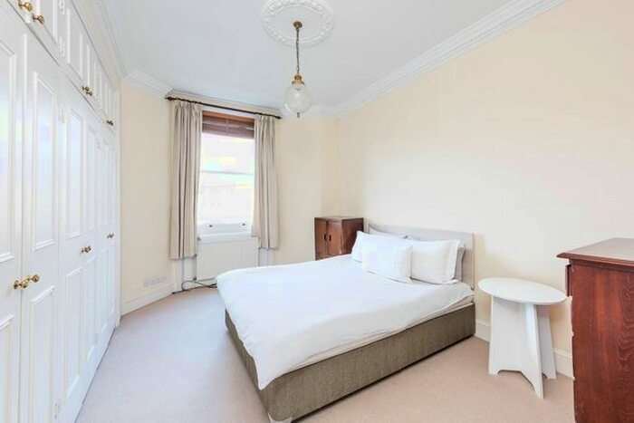 1 Bedroom Flat To Rent In Lower Sloane Street, Sloane Square, London, SW1W