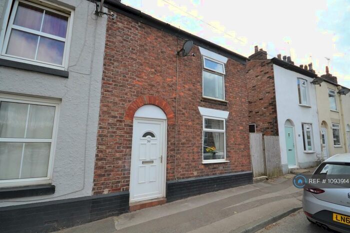 2 Bedroom Terraced House To Rent In Byrons Lane, Macclesfield, SK11