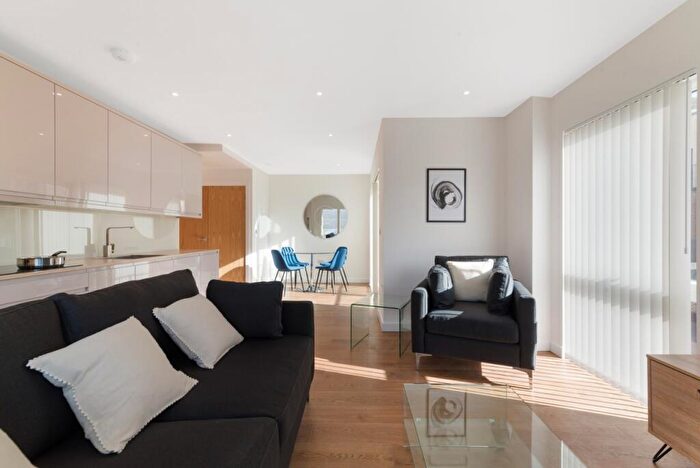 2 Bedroom Flat To Rent In Paddington House, Felar Drive, London, NW9