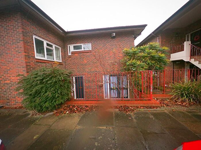 4 Bedroom Flat To Rent In Sutherland Place, Luton, LU1
