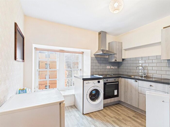 2 Bedroom Apartment To Rent In Glen Street, Tollcross, Edinburgh, EH3