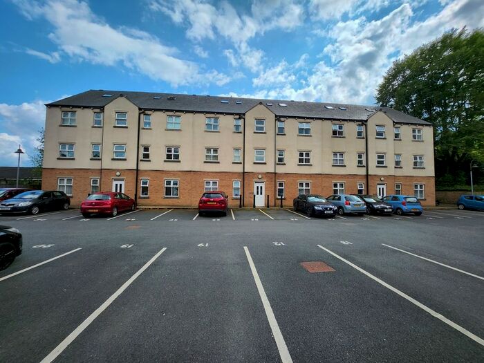 2 Bedroom Flat To Rent In Free School Lane, Halifax, HX1