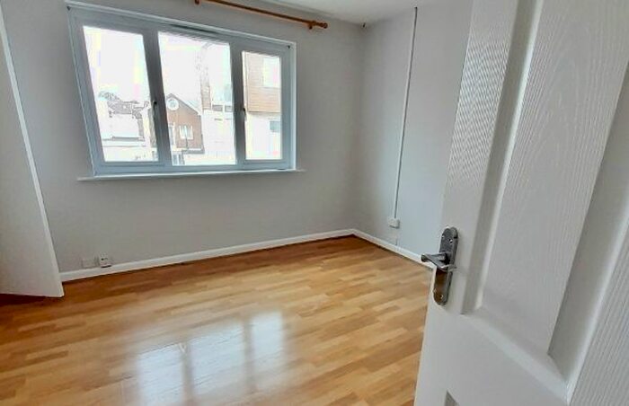 2 Bedroom Flat To Rent In Curledge Street, Paignton, TQ4