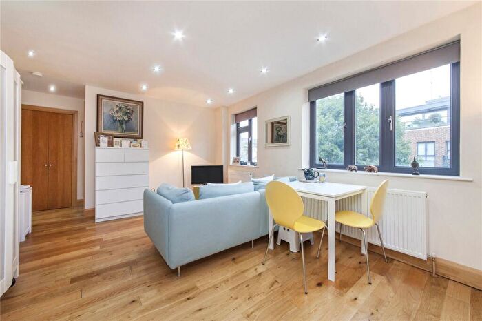1 Bedroom Flat To Rent In The Village, North End Way, NW3