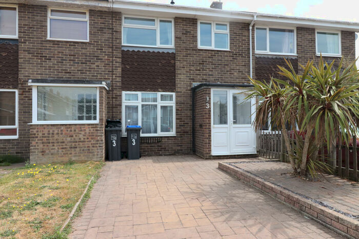 3 Bedroom House To Rent In Goring-by-Sea, BN12