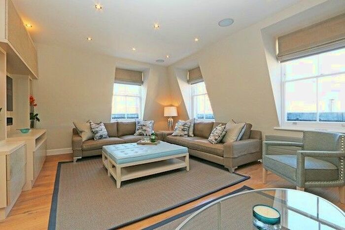 3 Bedroom Flat To Rent In Ennismore Gardens, London, SW7