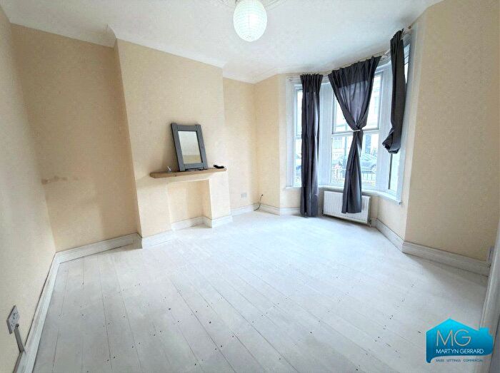 6 Bedroom Terraced House To Rent In Calverley Grove, London, N19