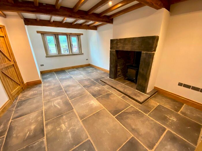 2 Bedroom Property To Rent In Top Of The Moor, Stocksmoor, Huddersfield, HD4