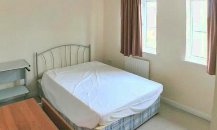 4 Bedroom Town House To Rent In Shakespeare Avenue, Horfield, Bristol BS7