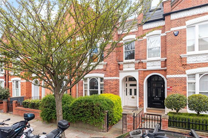 4 Bedroom Terraced House For Sale In Quarrendon Street, Fulham, London, SW6