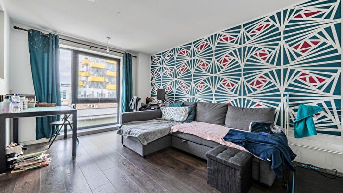 1 Bedroom Flat For Sale In Waterman Court, Axe Street, Barking, IG11