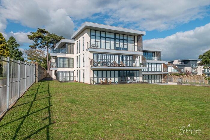 2 Bedroom Apartment For Sale In Grange Road, Sandown, PO36