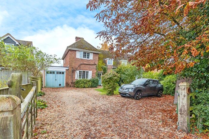 3 Bedroom Semi-Detached House For Sale In Gable Cottages, Buckland, Aylesbury, HP22