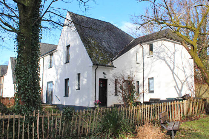 3 Bedroom Flat To Rent In Caldwell Place, Rhu, G84