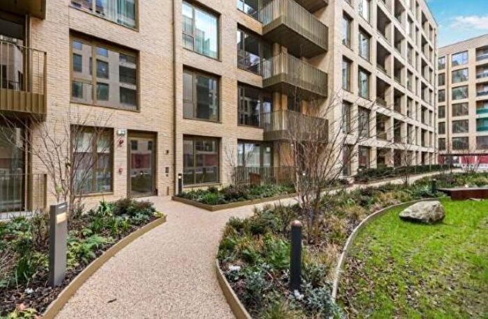 1 Bedroom Flat To Rent In Gasholder Place, Oval, SE11