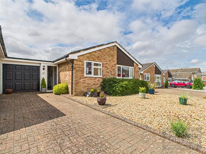 2 Bedroom Bungalow For Sale In Osprey Road, Basingstoke, Hampshire, RG22