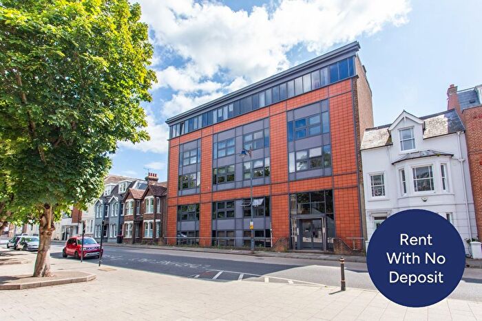 2 Bedroom Flat To Rent In Station Road West, Canterbury, Kent, CT2