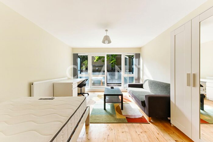 3 Bedroom Maisonette To Rent In Doric Way, London, NW1