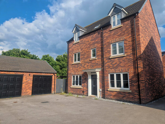 4 Bedroom House To Rent In Twickenham Road, NG17