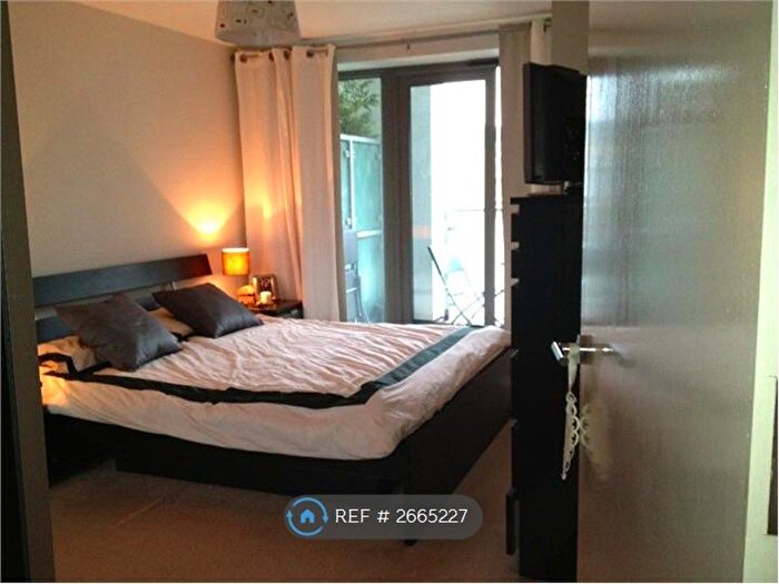 1 Bedroom Flat To Rent In Downham Road, London, N1