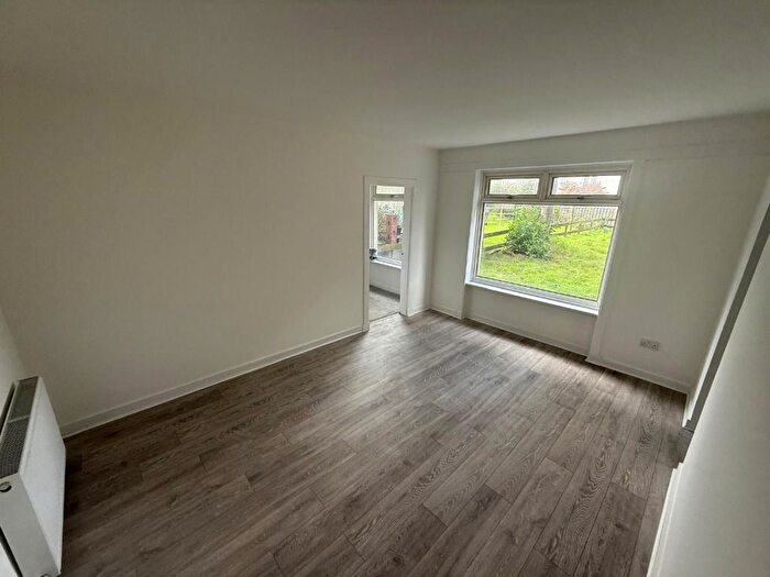 3 Bedroom Flat To Rent In Midcroft Avenue, Castlemilk, Glasgow, G44