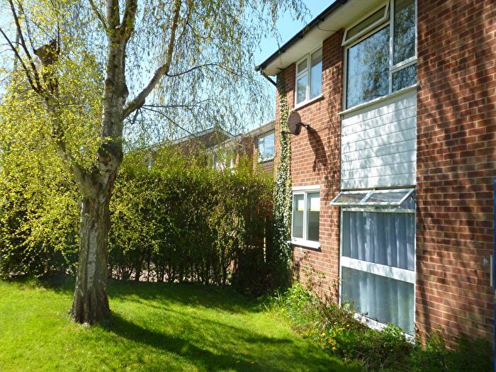 2 Bedroom Maisonette To Rent In Berkeley Road, Thame, Buckinghamshire, OX9