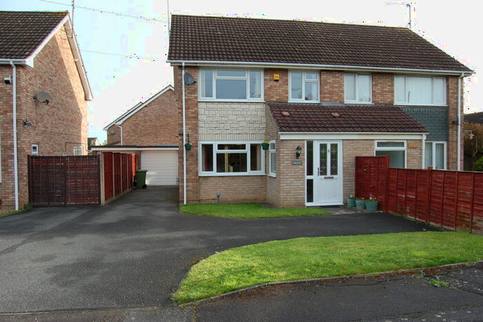 3 Bedroom Semi-Detached House To Rent In North Road East, Cheltenham, GL51