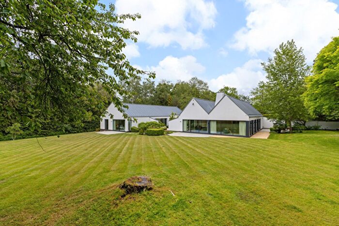 5 Bedroom Property For Sale In Wellington Avenue, Virginia Water, Surrey, GU25