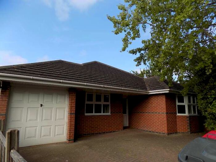 2 Bedroom Bungalow To Rent In Woodland Way Dordon, B78