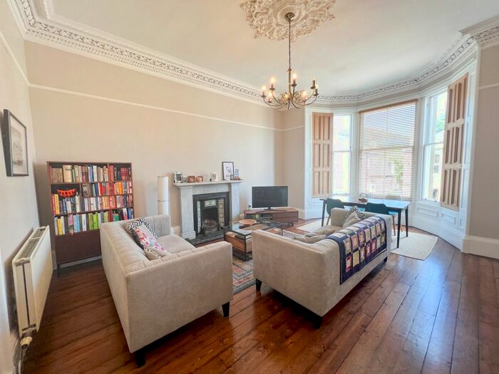 2 Bedroom Flat To Rent In Marchhall Crescent, Newington, Edinburgh, EH16