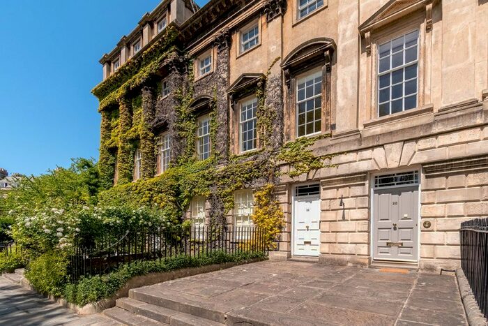 1 Bedroom Flat To Rent In Flat, Queen Square, Bath BA1