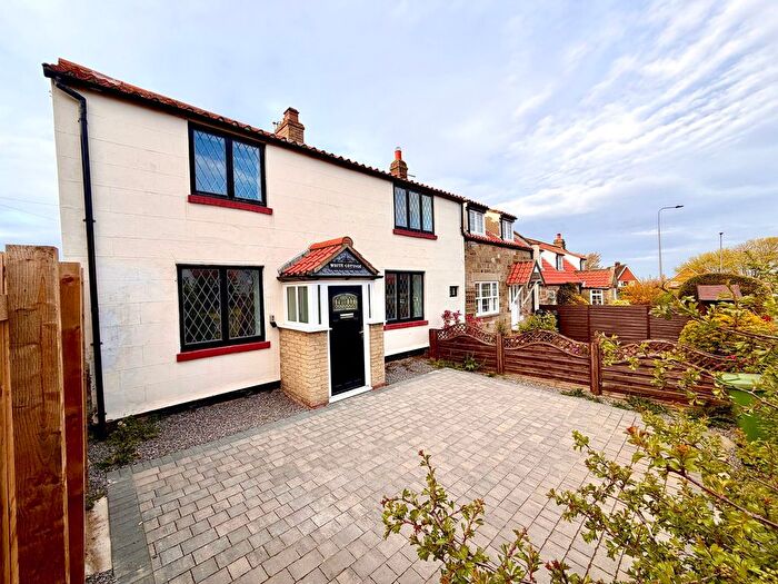 3 Bedroom End Terrace House For Sale In Guisborough Road, Whitby, YO21