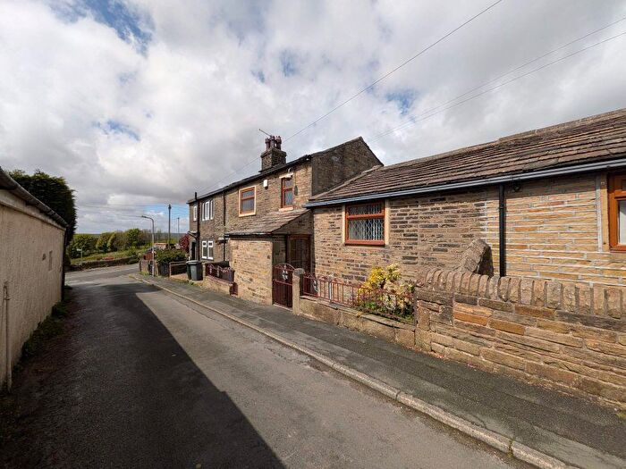3 Bedroom Terraced House For Sale In Ladysmith Road, Queensbury, Bradford, BD13