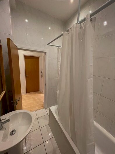 1 Bedroom Flat To Rent In Norbury Avenue, Thornton Heath, CR7