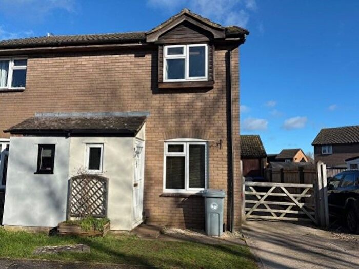 2 Bedroom Semi-Detached House To Rent In Bracken Close, Carterton, Oxfordshire, OX18