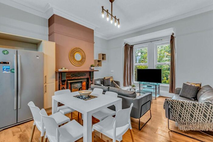 6 Bedroom House To Rent In Winstanley Terrace, Leeds, LS6