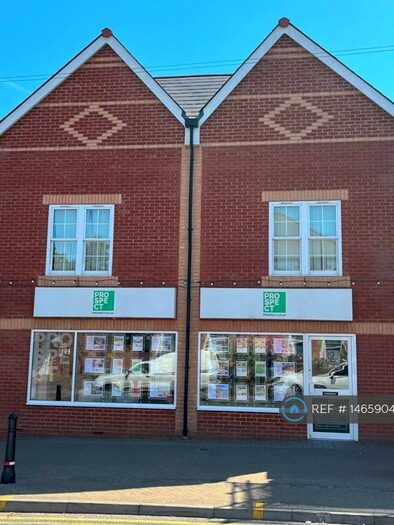 2 Bedroom Flat To Rent In Wellesley Villas, Crowthorne, RG45