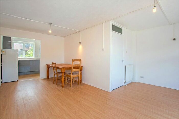 4 Bedroom Detached House To Rent In St. Peters Gardens, Streatham Hill, London, SE27