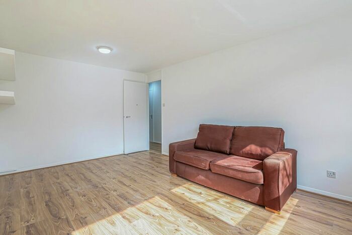 1 Bedroom Flat To Rent In Mcneil Road, Camberwell, London, SE5